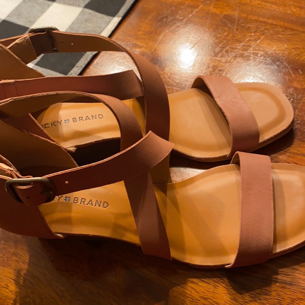 NWOT Lucky Brand Caisby Tan Strappy Wedge Sandal